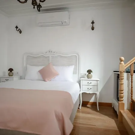Ali Baris Hotel Ayvalı